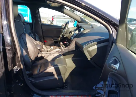 2017 Ford Focus St from USA, damaged, VIN 1FADP3L9XHL307734